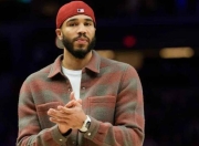 蜂鸟电竞-包含塔图姆连续五场比赛得分超过比分优势明显，老鹰挑战极限！的词条