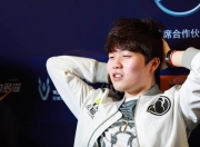 蜂鸟电竞-包含Rookie爆冷击败公牛，回归赛场引爆全场！的词条