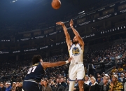 蜂鸟竞技-库里连续二十场比赛得分超过势不可挡，公牛挑战极限！的简单介绍